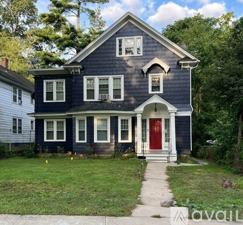 328 Robbins Street 3 Beds Apartment for Rent