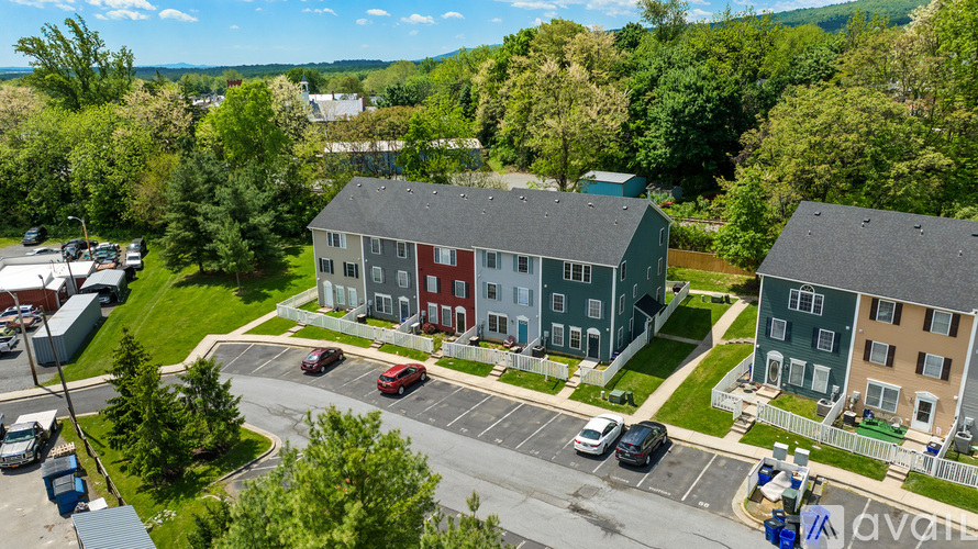 170 North Altamont Avenue 3 Beds Condo for Rent - Photo gallery 1