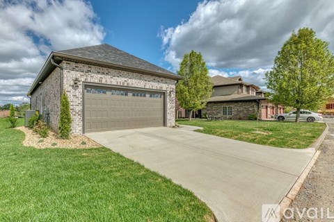 235 Monroe Dr 3 Beds Apartment for Rent