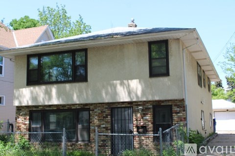 747 Tuscarora Ave W 3 Beds Apartment for Rent