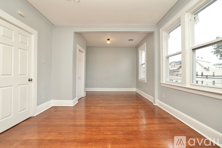 150 Columbia Ave 3 Beds Apartment for Rent - Photo gallery 2