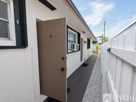 22 SW 5Th St Studio Apartment for Rent