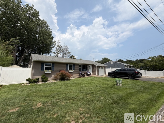 98 Oak Tree Lane 3 Beds Single Family Home for Rent - Photo gallery 1