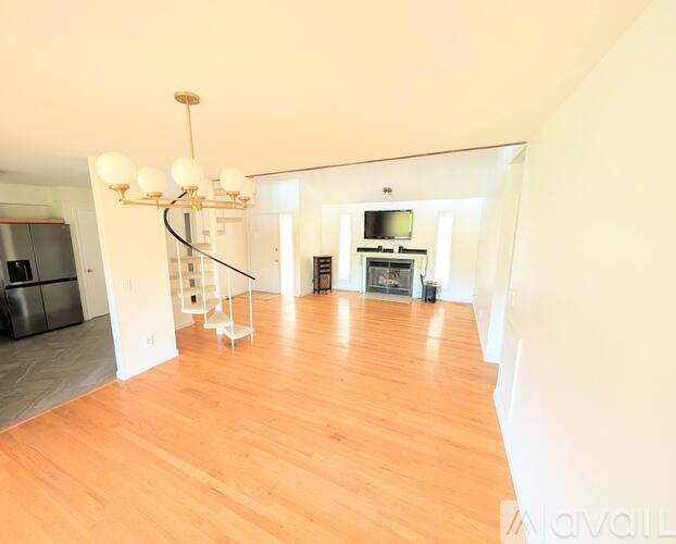 689 Cedar Point 3 Beds Single Family Home for Rent - Photo gallery 5