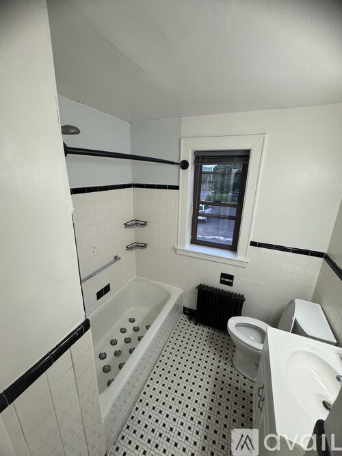 35 Rapallo Ave 2 Beds Apartment for Rent - Photo gallery 3