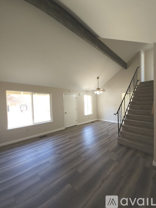 63 Condor Circle 3 Beds Townhouse for Rent - Photo gallery 3