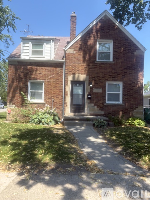 15205 Maplewood Avenue 4 Beds Single Family Home for Rent - Photo gallery 1