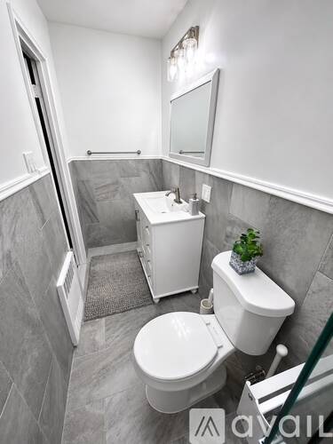 678 East 77th Street 4 Beds Townhouse for Rent - Photo gallery 4