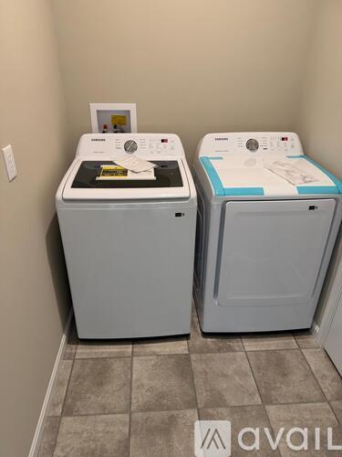 2084 Wild Berry Wy 3 Beds Townhouse for Rent - Photo gallery 3