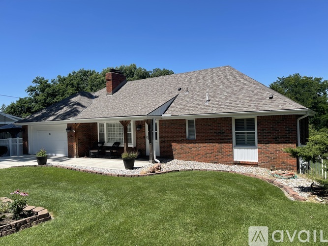 24 Northeast Normandy Lane 3 Beds Single Family Home for Rent - Photo gallery 3