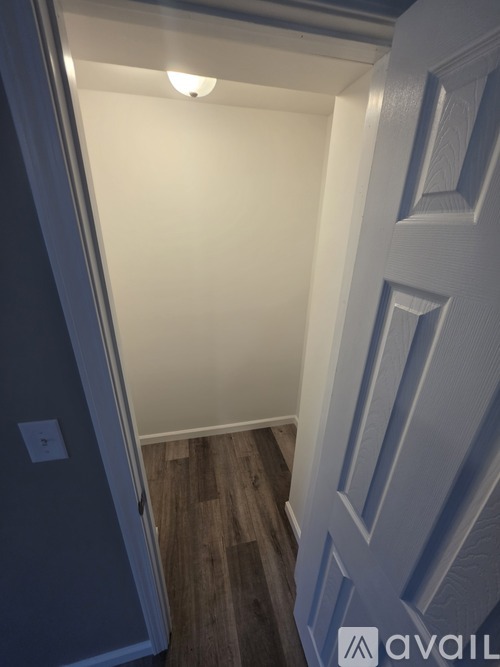506 West Dominick Street 1 Apartment for Rent - Photo gallery 2