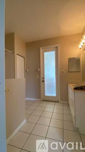 153 Southeast 1St Avenue 4 Beds Apartment for Rent