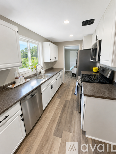 11 Clover Court 3 Beds Single Family Home for Rent - Photo gallery 4