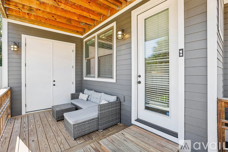717 Stockell Street 3 Beds Single Family Home for Rent - Photo gallery 5