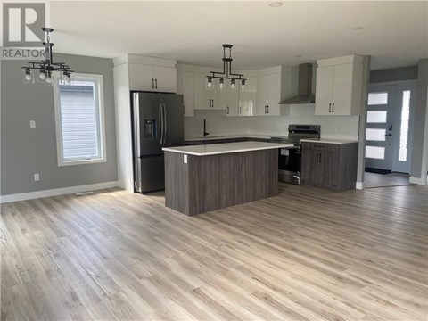 144 Meadowbrook Road Unit# Main Floor 4 Beds Apartment for Rent