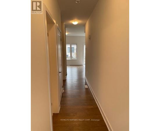 24 SOUTH PARK LANE 3 Beds Home, Townhouse for Rent - Photo gallery 3