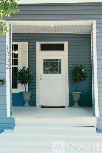 1002 West Mulberry Avenue 2 Beds Apartment for Rent