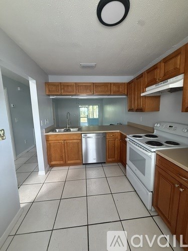 950 Beltrees Street 2 Beds Apartment for Rent