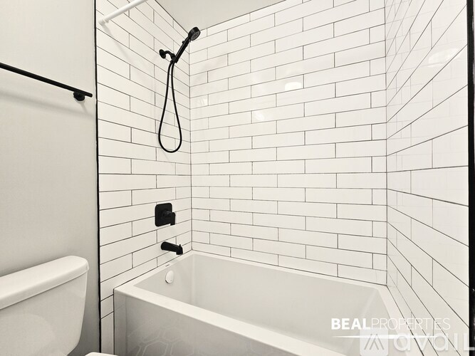 528 W Oakdale Ave Studio Condo for Rent - Photo gallery 2