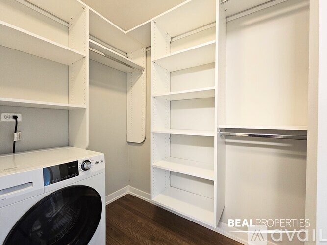 528 W Oakdale Ave Studio Condo for Rent - Photo gallery 3