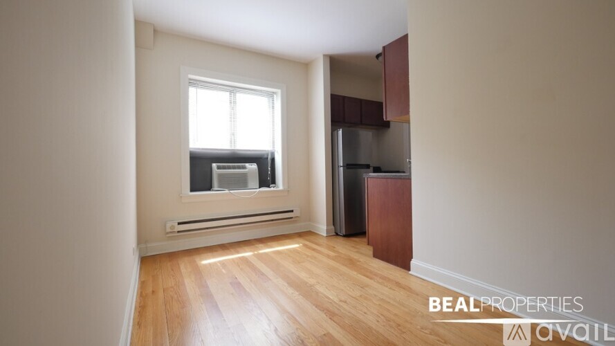 3724 N Pine Grove Ave 1 Condo for Rent - Photo gallery 3