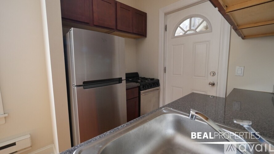 3724 N Pine Grove Ave 1 Condo for Rent - Photo gallery 4