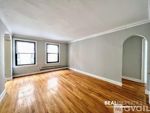 425 W Roscoe St 2 Beds Apartment for Rent