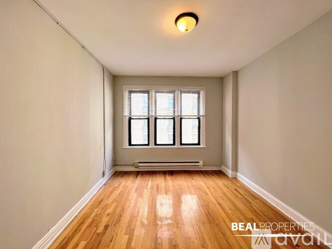 425 W Roscoe St 2 Beds Condo for Rent - Photo gallery 2