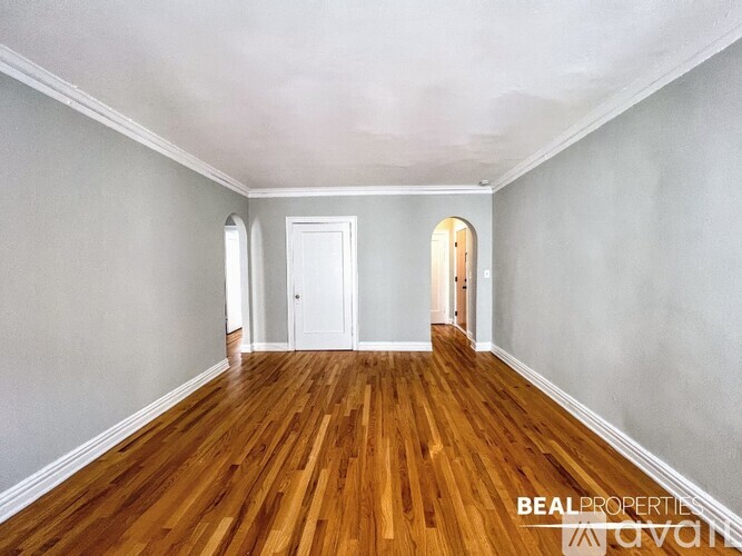 425 W Roscoe St 2 Beds Condo for Rent - Photo gallery 5