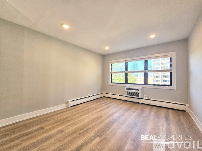 555 W Stratford Pl Studio Condo for Rent - Photo gallery 5