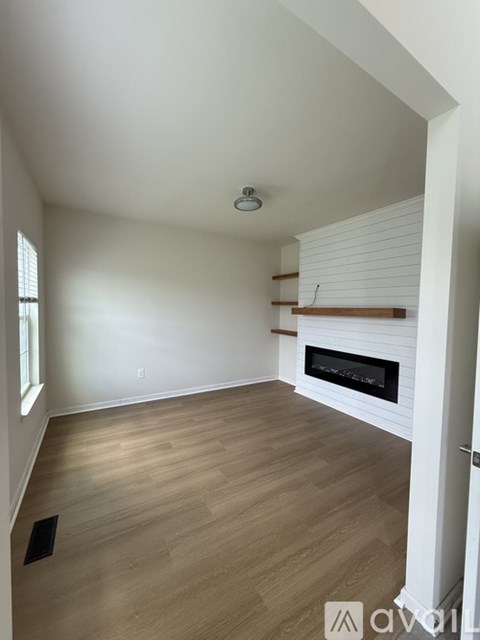 35 Holly Hill Dr 4 Beds Apartment for Rent
