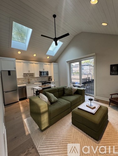 3651 North Damen Avenue 1 Condo for Rent - Photo gallery 1