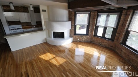 558 W Wellington Ave 1 Apartment for Rent