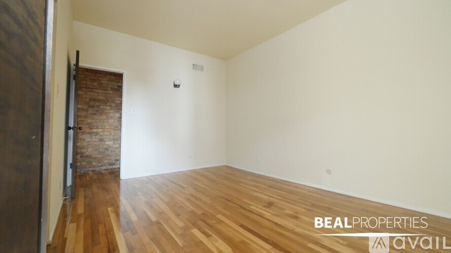 558 W Wellington Ave 1 Apartment for Rent - Photo gallery 2