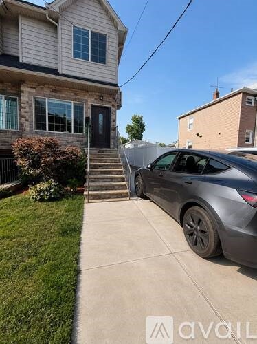 301 Netherland Avenue 4 Beds Apartment for Rent