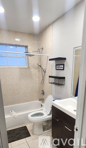 506 East 10th Street 2 Beds Apartment for Rent - Photo gallery 2