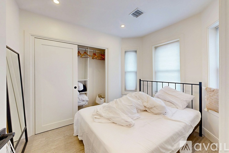 353 E 8th St 1 Apartment for Rent - Photo gallery 3