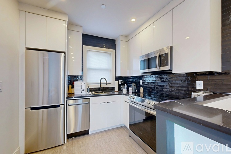 353 E 8th St 1 Apartment for Rent - Photo gallery 4