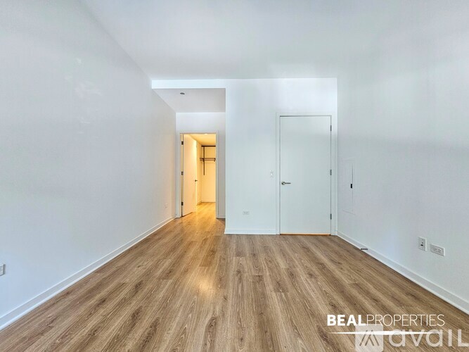558 W Webster Ave 1 Apartment for Rent - Photo gallery 2