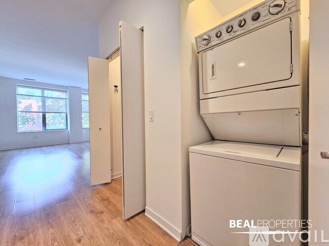 558 W Webster Ave 1 Apartment for Rent - Photo gallery 3