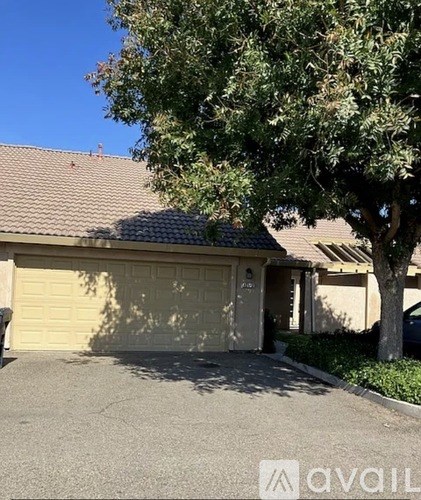 425 Acacia St 2 Beds Apartment for Rent