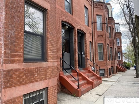 81 Perkins St 2 Beds Apartment for Rent