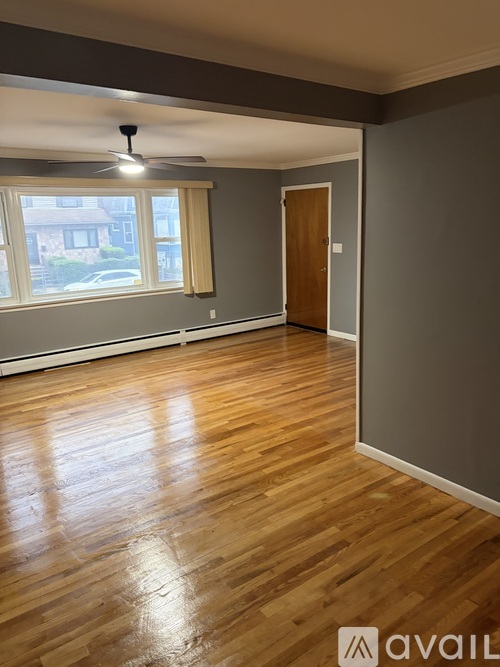25 Valley Street 3 Beds Single Family Home for Rent - Photo gallery 2