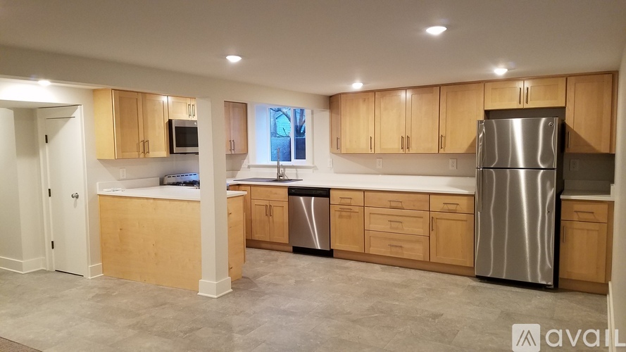3435 Northeast 38th Avenue 1 Apartment for Rent - Photo gallery 1