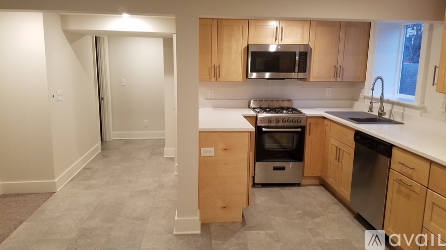3435 Northeast 38th Avenue 1 Apartment for Rent - Photo gallery 5