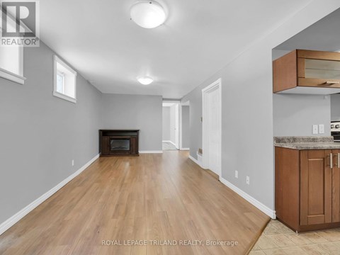2 - 35 MILES STREET 2 Beds Apartment for Rent