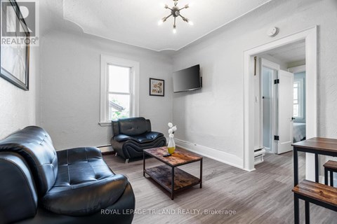 8 - 425 MCKENZIE AVENUE 1 Apartment for Rent