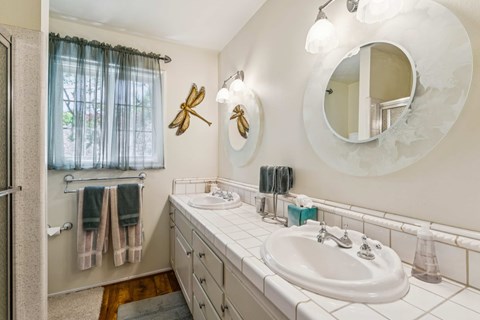 27602 W Shore Rd 3 Beds Apartment for Rent