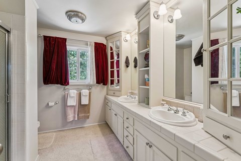 27602 W Shore Rd 3 Beds Apartment for Rent