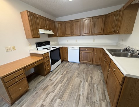 706 E Cass Street 3 Beds Apartment for Rent